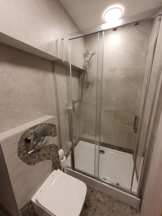גדינייה Apartament Na Skwerze מראה חיצוני תמונה